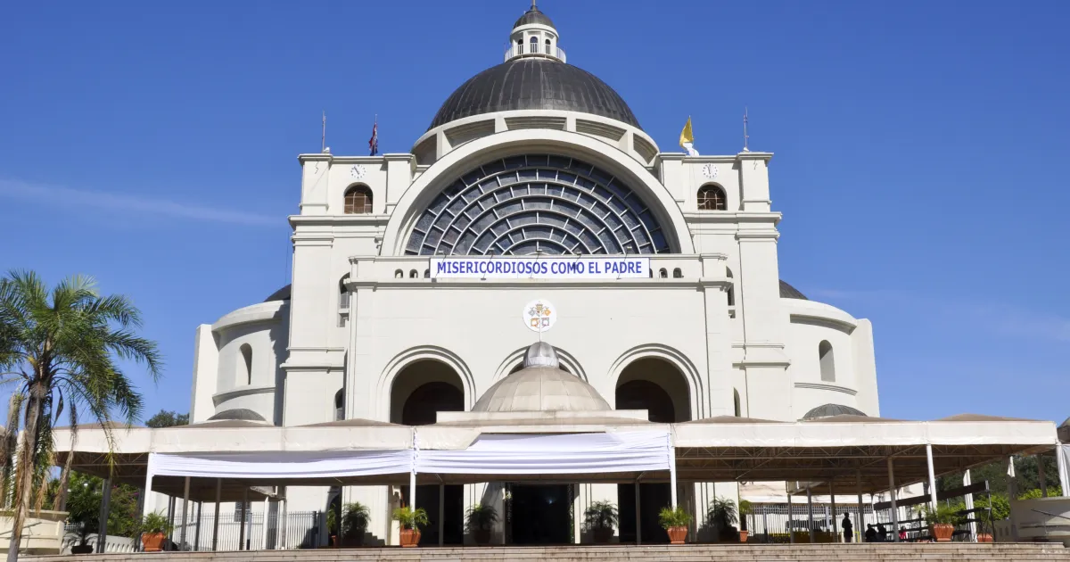 Basílica de Nuestra Señora de los Milagros de Caacupé