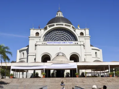 Basílica de Nuestra Señora de los Milagros de Caacupé