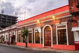 Múnich Bar & Grill
