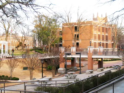 Universidad Nacional de Asunción (UNA)
