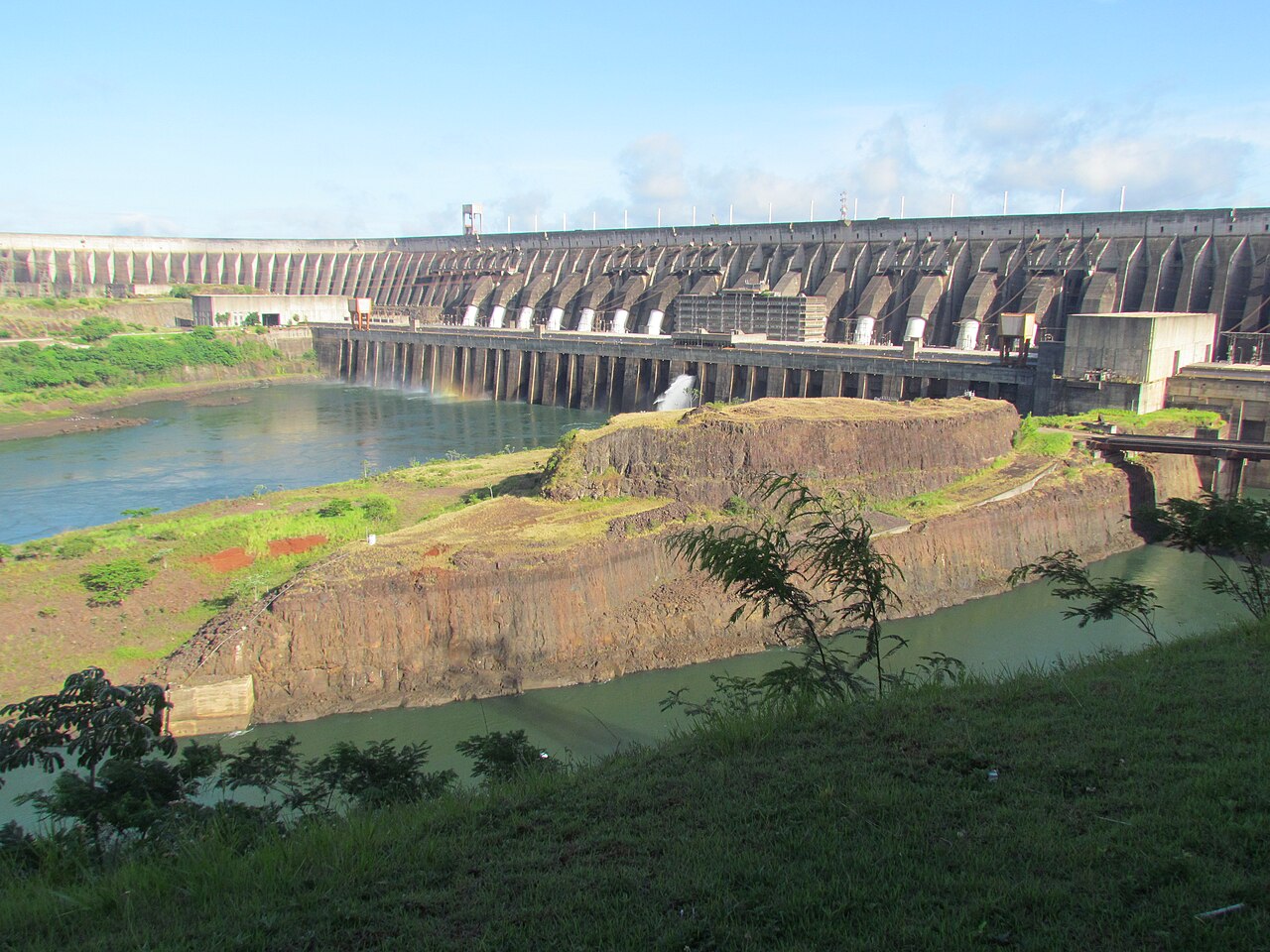 Atome cierra USD 665 millones y construirá en Villeta la primera planta mundial de fertilizantes verdes