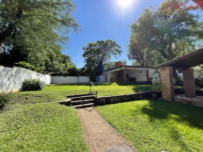 Casa com piscina e quincho para aluguel de temporada em San Bernardino 2