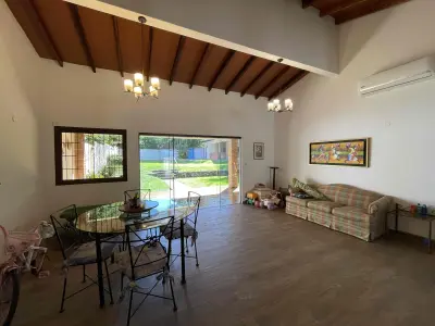 Casa com piscina e quincho para aluguel de temporada em San Bernardino 3