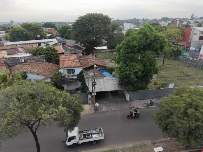 Terreno con casa a demoler sobre la Av. Rodríguez de Francia, Asunción