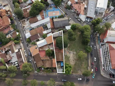 Terreno con casa a demoler sobre la Av. Rodríguez de Francia, Asunción 4