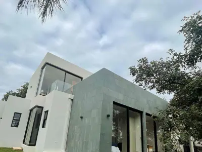 Casa de 4 dormitorios en el condominio Sunset Hills, San Bernardino 2