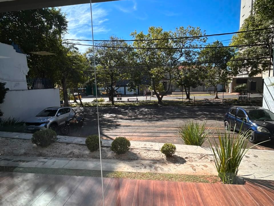 Alquiler de Amplio Local Comercial en Villa Morra - Av. Boggiani