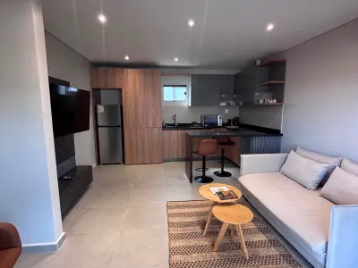 Apartamento Mobiliado de 2 Quartos para Alugar no Hipódromo