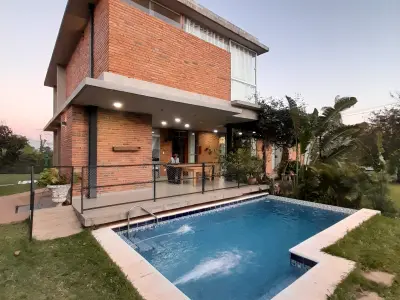Casa de 4 quartos para aluguel temporário em Altos