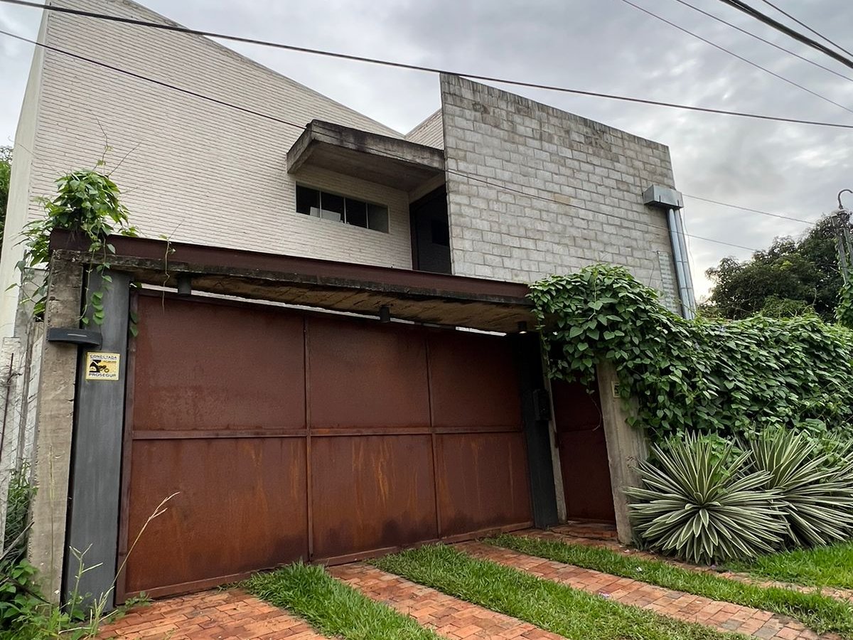 Casa en alquiler en Barrio Loma Merlo, Luque, 2 dormitorios