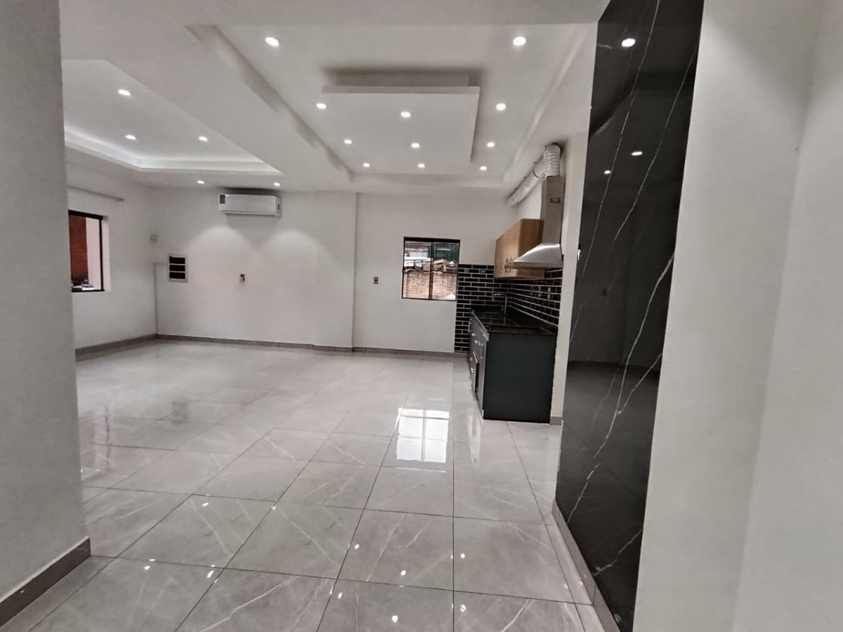 Casa de 3 dormitorios en alquiler en Mariano Roque Alonso