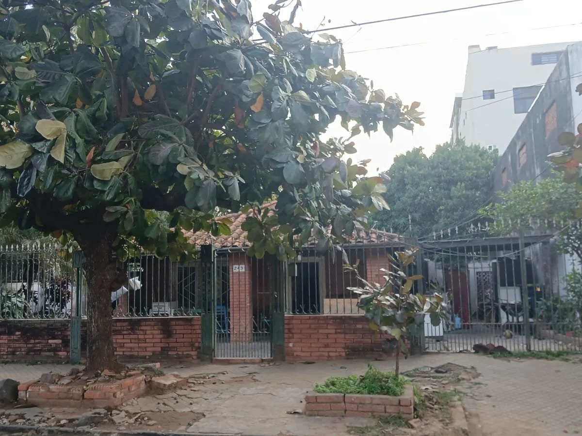 Casa de 3 quartos para alugar no bairro Luis Alberto de Herrera, Assunção
