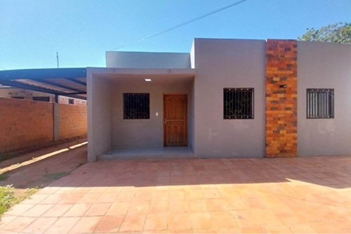 Casa de 3 dormitorios en alquiler en Luque, zona Palacio de Justicia