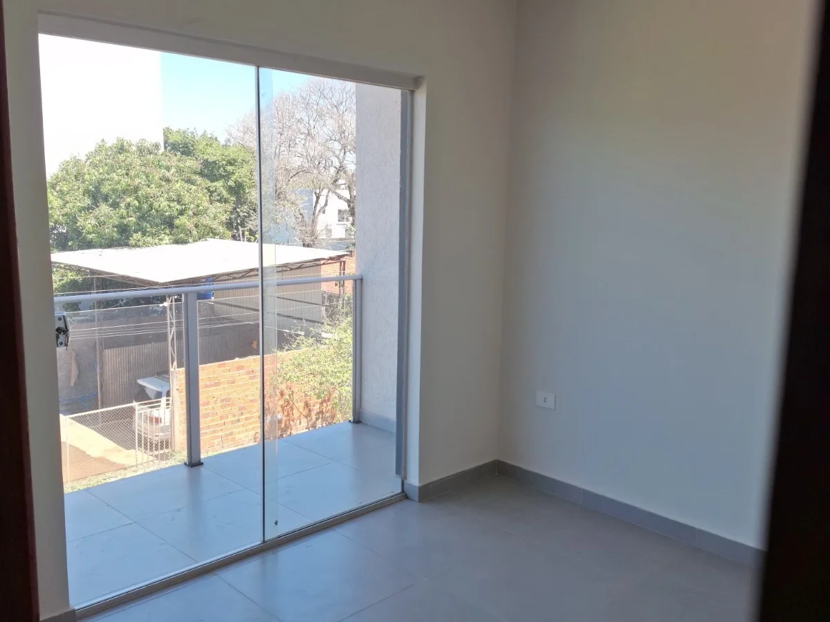 Apartamento de 3 quartos na área Laguna Grande, San Lorenzo