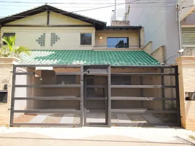 Dúplex de 3 dormitorios en alquiler en Villa Morra