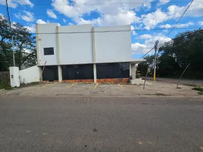 416 m² Commercial Space for Rent in Campo Grande, Luque
