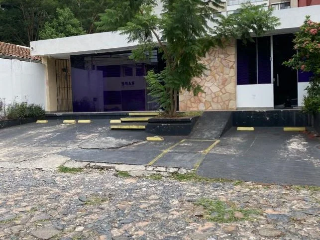Ampla casa comercial para escritorios no bairro Las Mercedes