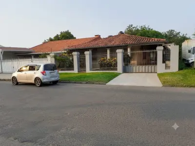 Ampla casa de 5 quartos em zona comercial de Mariano Roque Alonso