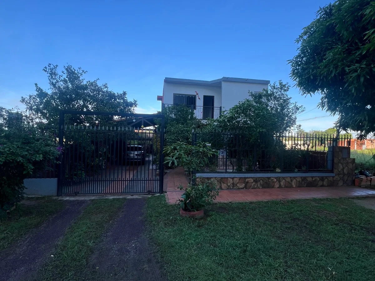 Ampla Casa de 6 Quartos em Guarambaré, Rincón Loma-I