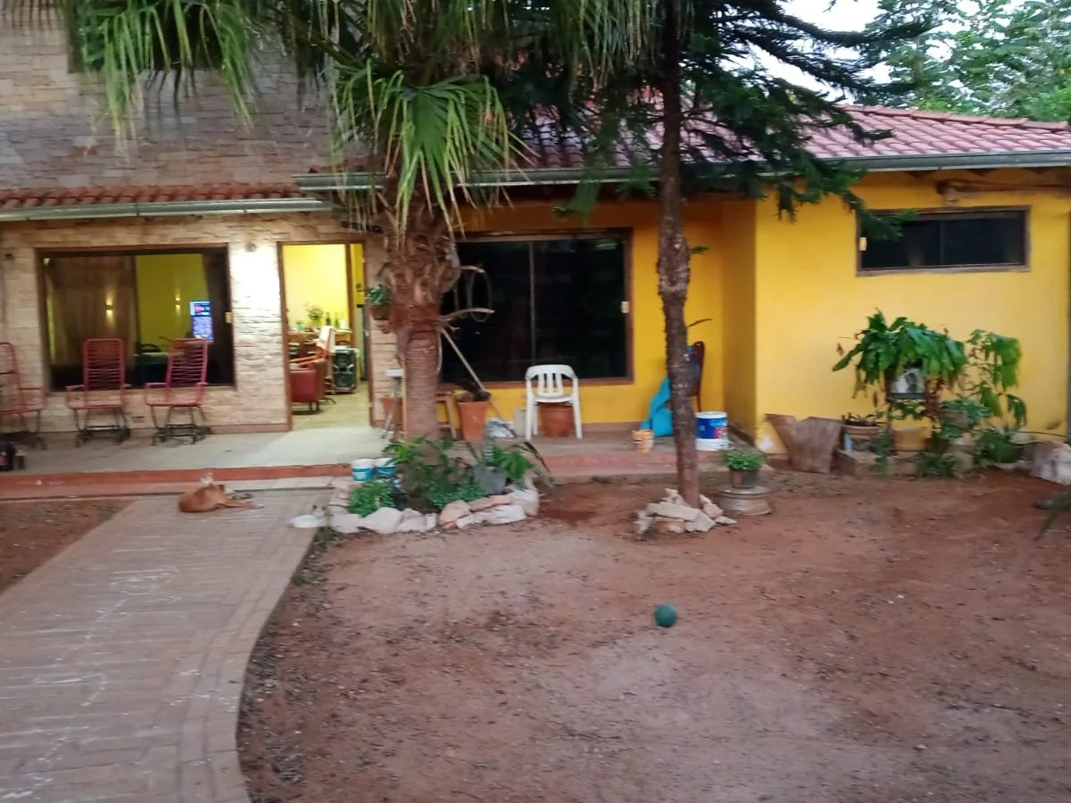 Casa Ampla na Área Nobre de 8 de Diciembre, Limpio