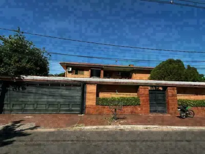 Amplia residencia en venta en Trinidad, Asunción