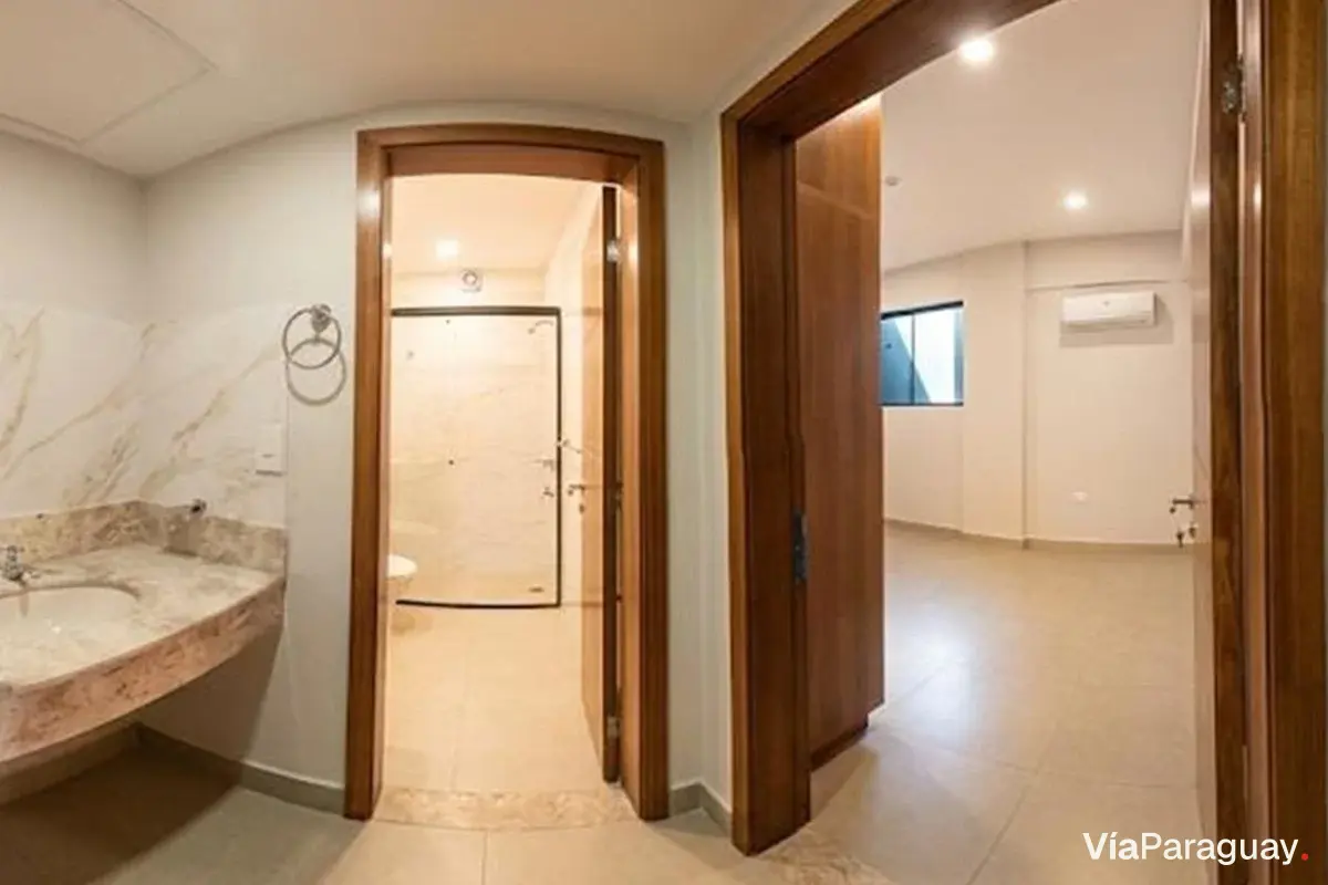 Apartamento seminovo mobiliado para alugar em San Lorenzo