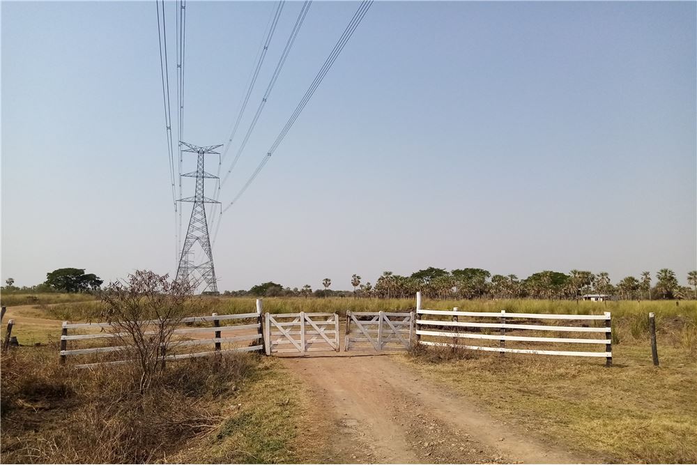 111-hectare land for sale in Villa Hayes