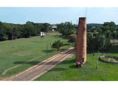 Campo à venda com depósitos e escritórios em Liberación