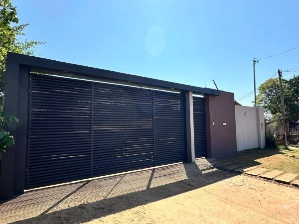 Casa a estrenar en venta en Ciudad del Este - 2 dormitorios