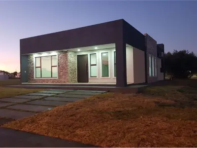 Casa a estrenar en venta en Condominio La Trinidad