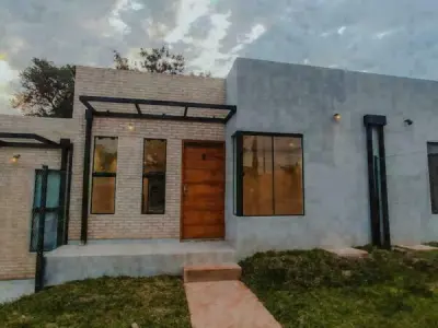 Casa nova à venda em Luque | 2 quartos com financiamento bancário