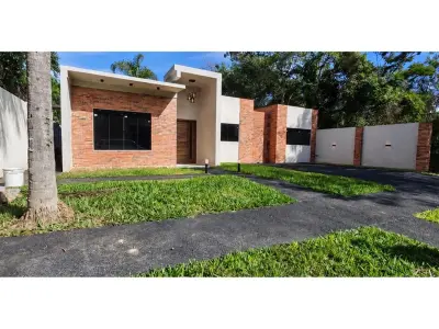 Casa nova à venda em San Bernardino