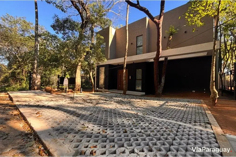 Casa a estrenar en venta en San Bernardino con piscina