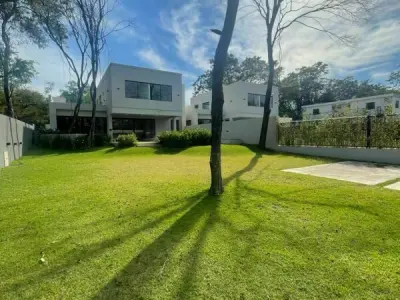 Casa nova à venda em San Bernardino, Cordillera