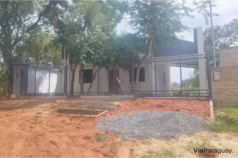 Casa a estrenar en venta en Tarumandy, Luque