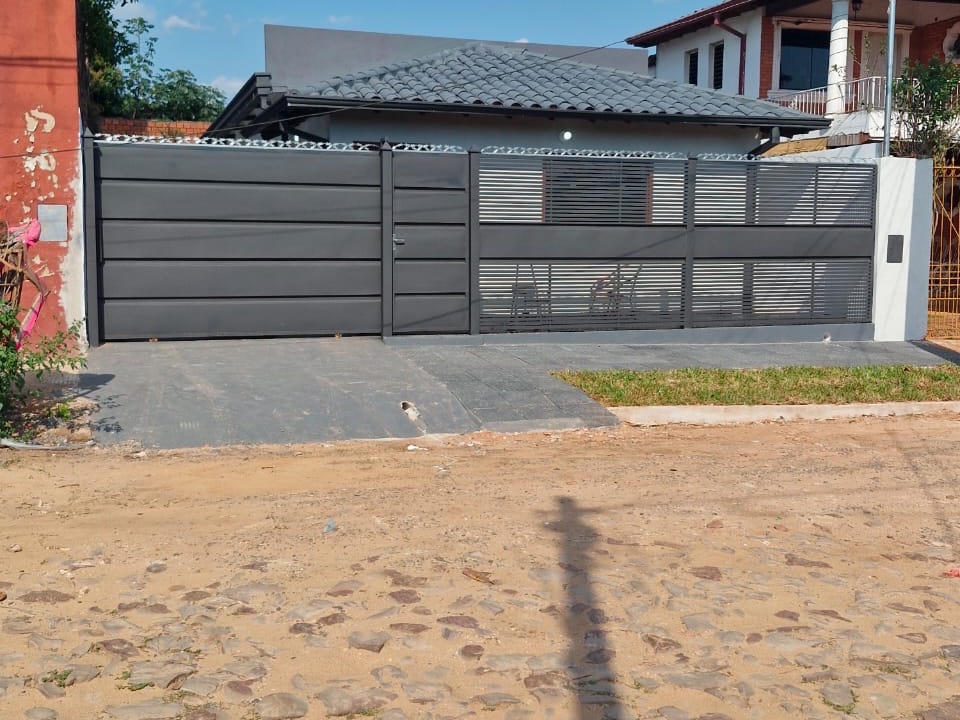Casa a estrenar en venta en Villa Elisa, acceso sur