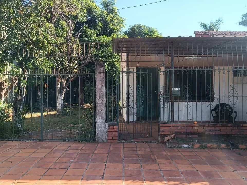 Casa a refaccionar en venta en Barrio Valle Apua, Lambaré — 480 m² de terreno