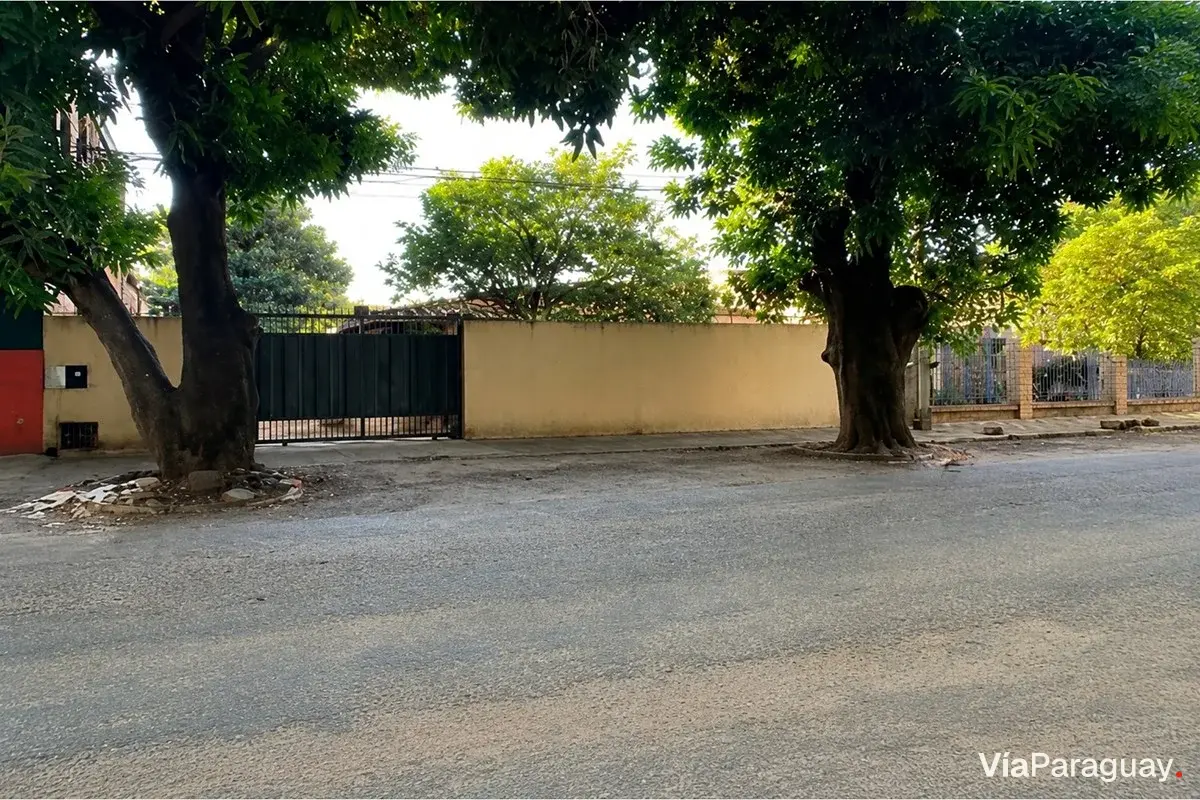Casa à venda para reformar em Fernando de la Mora