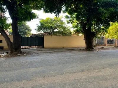 Casa à venda para reformar em Fernando de la Mora
