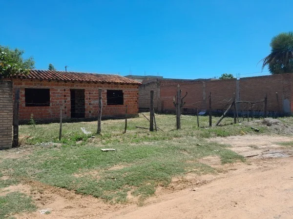 Casa a refaccionar en venta en Limpio, Central