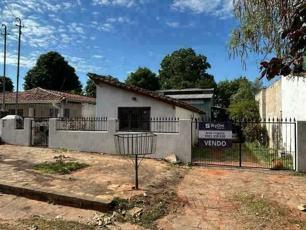 Casa para reformar à venda em Pa'i Ñu, Ñemby — 420 m²