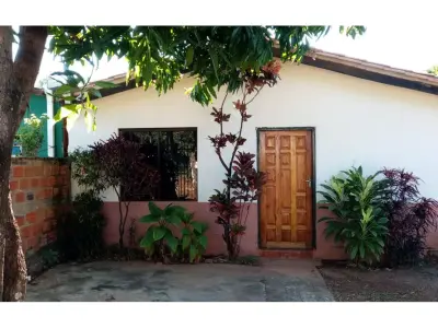 Casa a refaccionar en venta en San Lorenzo, Reducto