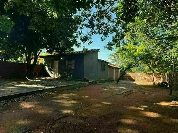 Casa a refaccionar en venta en Villa Elisa, Central