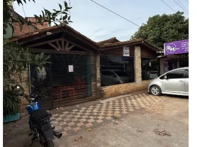 Casa para reformar ou demolir em Ypané, sobre via asfaltada