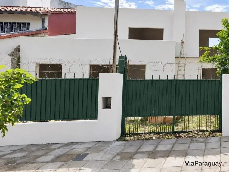 Casa a terminar en venta en Mariscal Estigarribia, Asunción