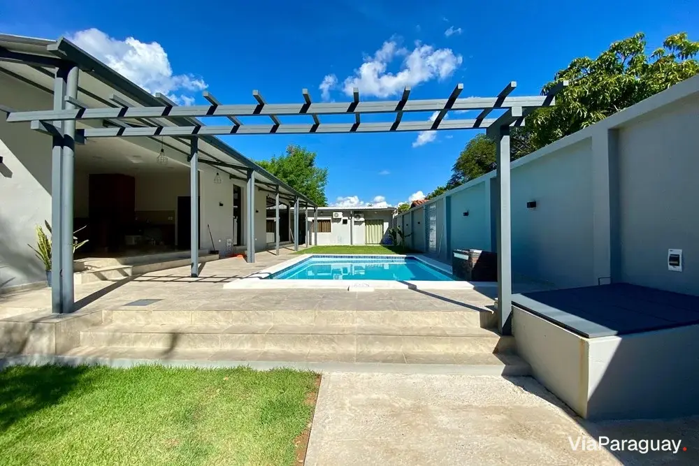 Casa amoblada a estrenar en venta en San Bernardino