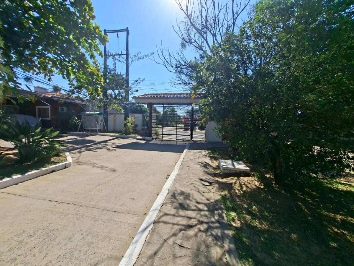 Casa mobiliada de 4 quartos para alugar em Mariano Roque Alonso