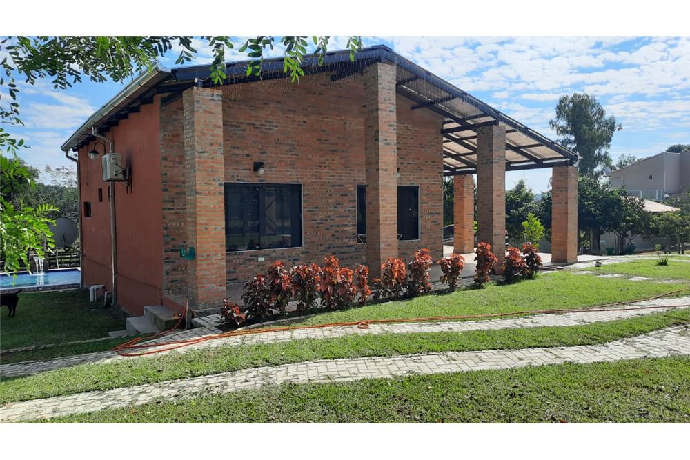Furnished house for rent in Atyrá with pool