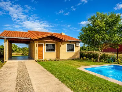 Casa mobiliada para alugar em condomínio Costa Lago, Areguá