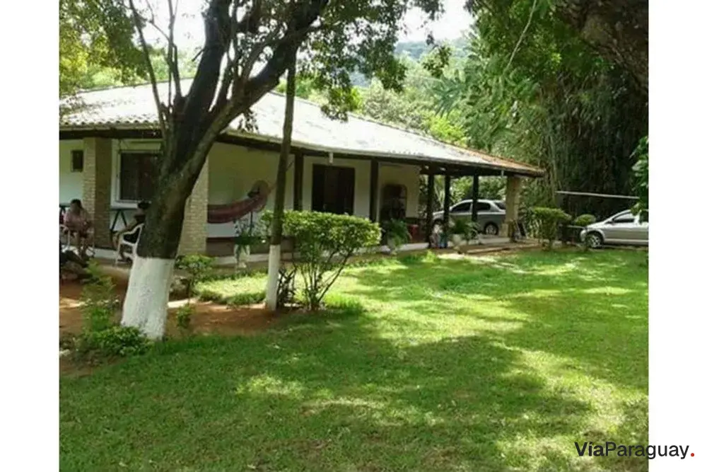 Casa mobiliada para alugar em Caacupé com piscina